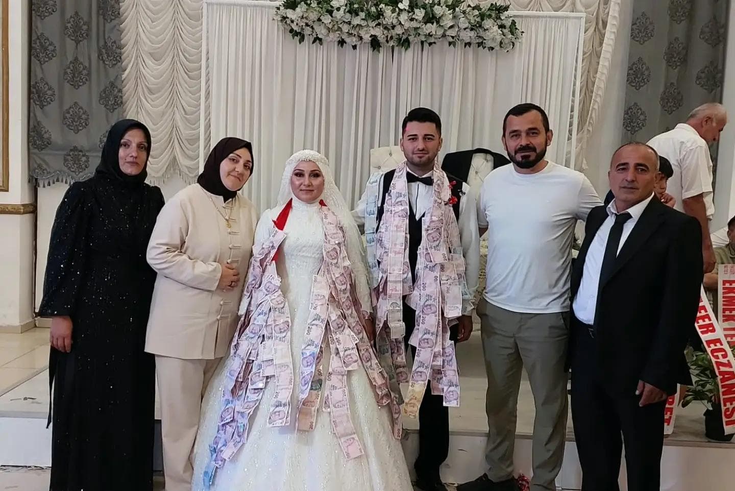 Üyemiz Hamit Ermiş'in oğlu Tayfun'un Düğün Merasimine katılım sağladık